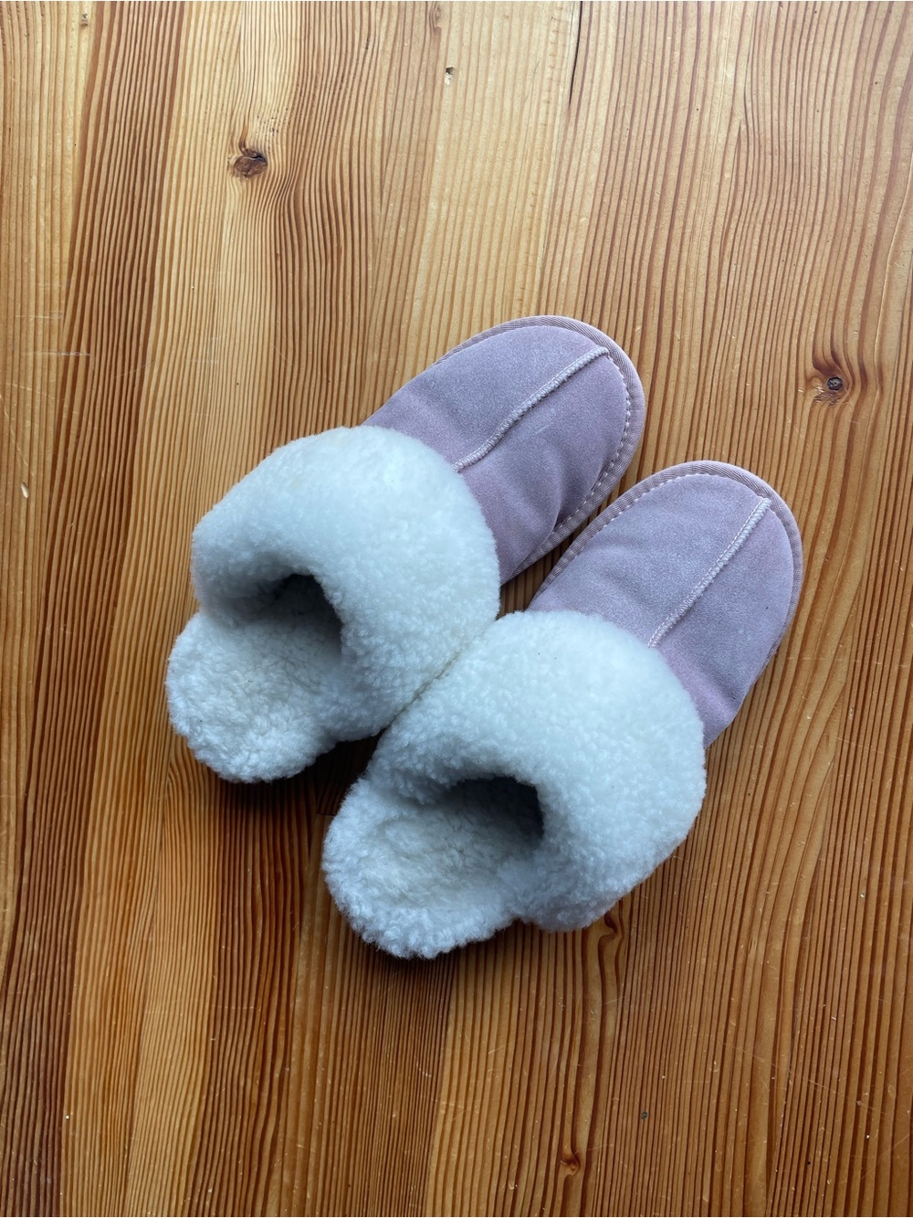 Cozy Shearling-Lined Slippers in Light Pink size 6 loungewear fall baby pink